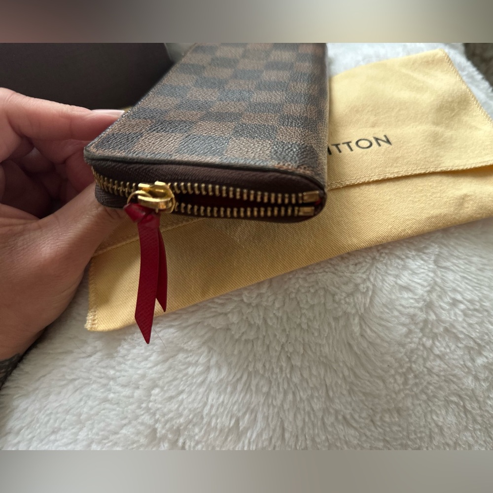 !!SOLD!!Louis Vuitton Damier Clemence Wallet - Picture 4 of 10